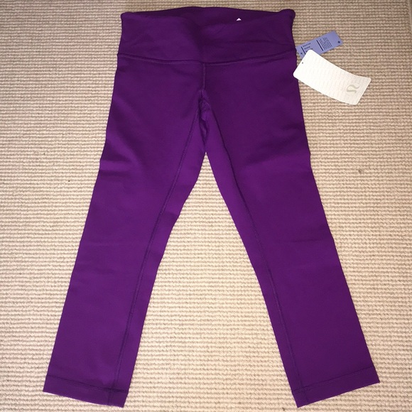 Lululemon Purple Cropped Leggings NWOT - Picture 1 of 3